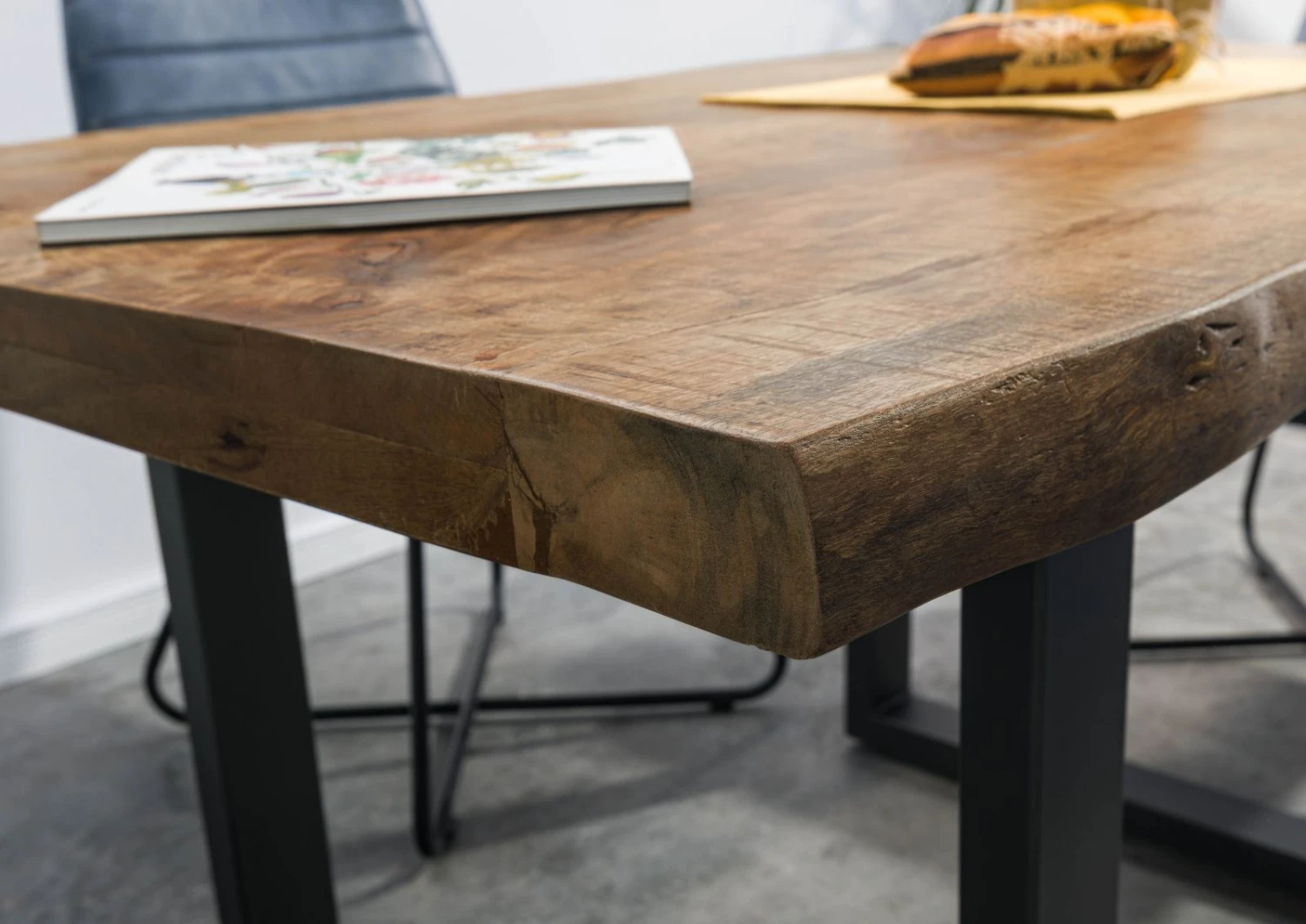 FREEFORM 5 Tavolo Da Pranzo In Legno Di Mango - Verniciato Natur / Gambe In Ferro U Antracite Matt 160x90 8 FREEFORM 5 Tavolo Da Pranzo In Legno Di Mango - Verniciato Natur / Gambe In Ferro U Antracite Matt 160x90 - immagine 6