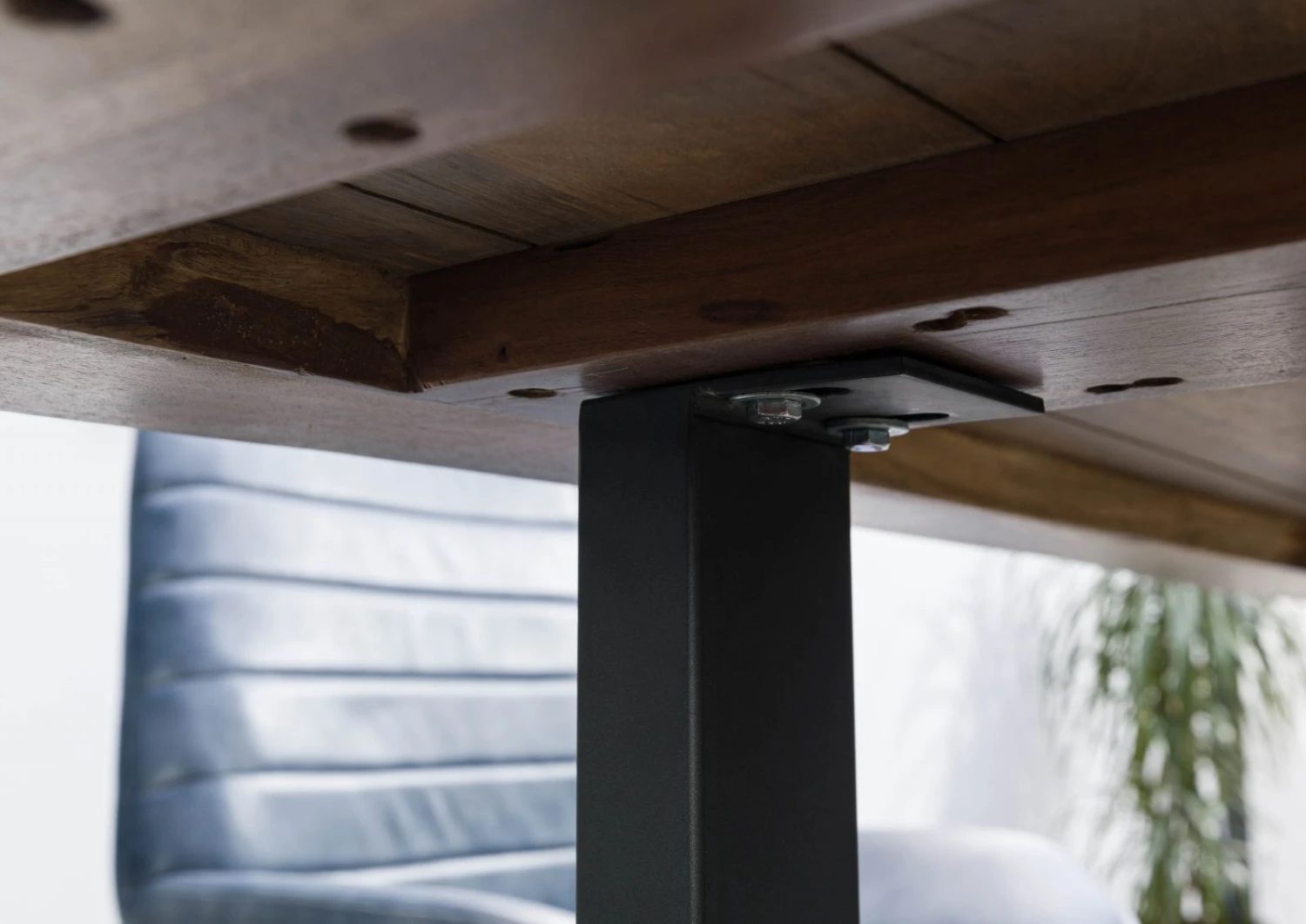 FREEFORM 5 Tavolo Da Pranzo In Legno Di Mango - Verniciato Natur / Gambe In Ferro U Antracite Matt 160x90 9 FREEFORM 5 Tavolo Da Pranzo In Legno Di Mango - Verniciato Natur / Gambe In Ferro U Antracite Matt 160x90 - immagine 7