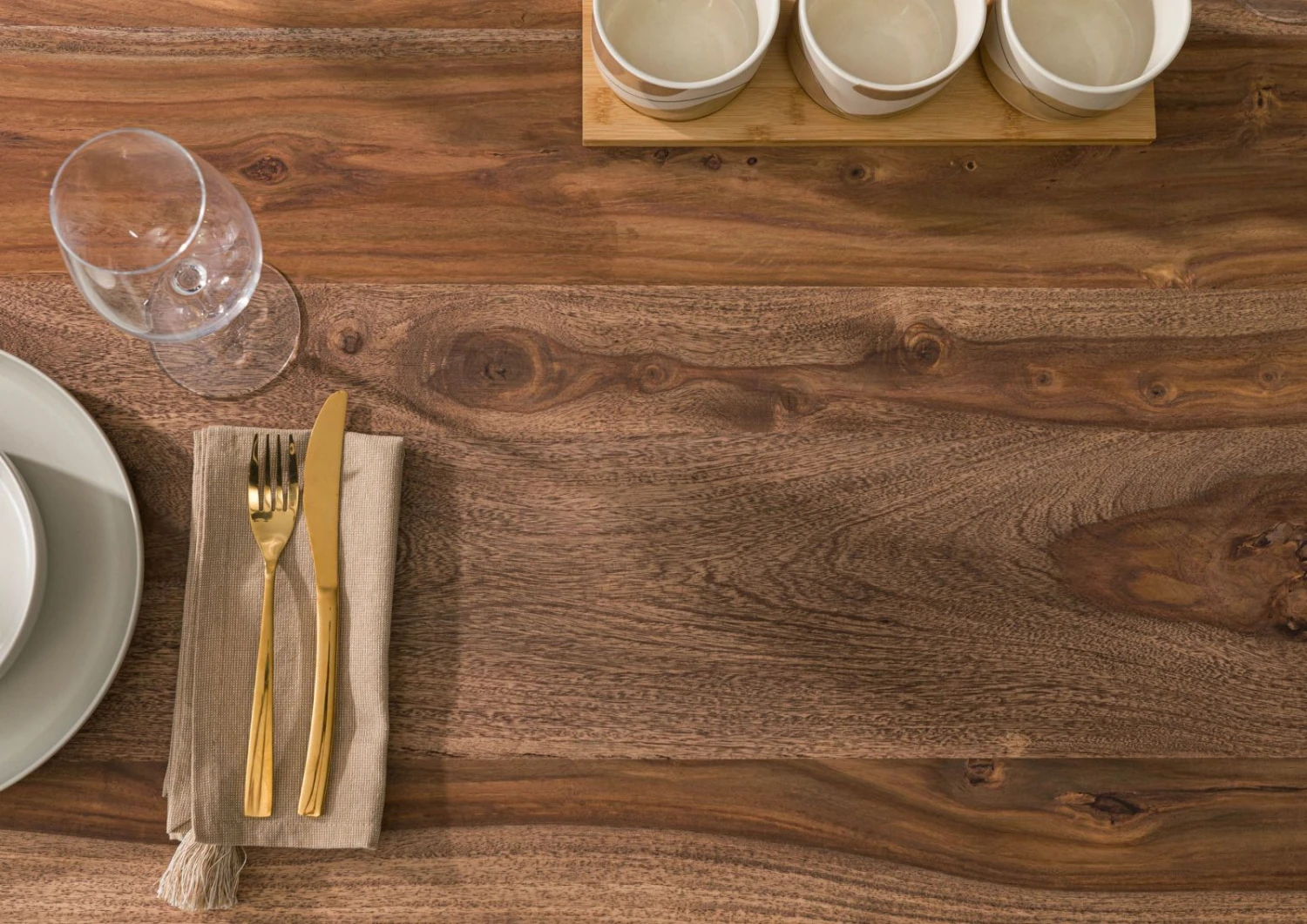 FREEFORM 5 Tavolo Da Pranzo In Legno Di Sheesham - Decapato / Grigio - Gambe Ad X Argento Matt 260x100 8 FREEFORM 5 Tavolo Da Pranzo In Legno Di Sheesham - Decapato / Grigio - Gambe Ad X Argento Matt 260x100 - immagine 6