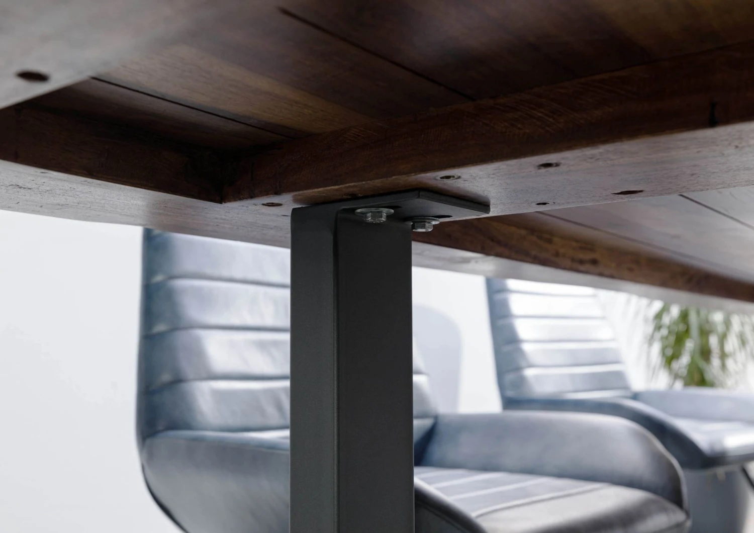 FREEFORM 5 Tavolo Da Pranzo In Legno Di Sheesham - Verniciato Grigio / Gambe In Ferro U Antracite Matt 220x100 9 FREEFORM 5 Tavolo Da Pranzo In Legno Di Sheesham - Verniciato Grigio / Gambe In Ferro U Antracite Matt 220x100 - immagine 7