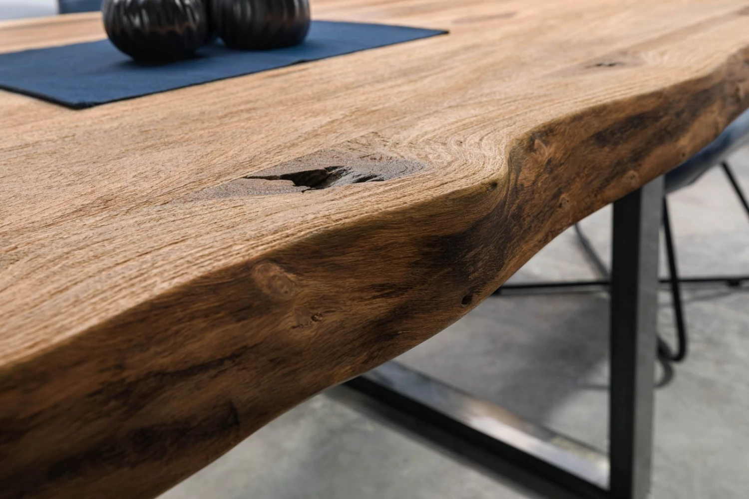 FREEFORM 5 Tavolo Da Pranzo In Legno Di Sheesham - Sabbiato Natur / Gambe In Ferro U Antracite Lucido 180x90 7 FREEFORM 5 Tavolo Da Pranzo In Legno Di Sheesham - Sabbiato Natur / Gambe In Ferro U Antracite Lucido 180x90 - immagine 5