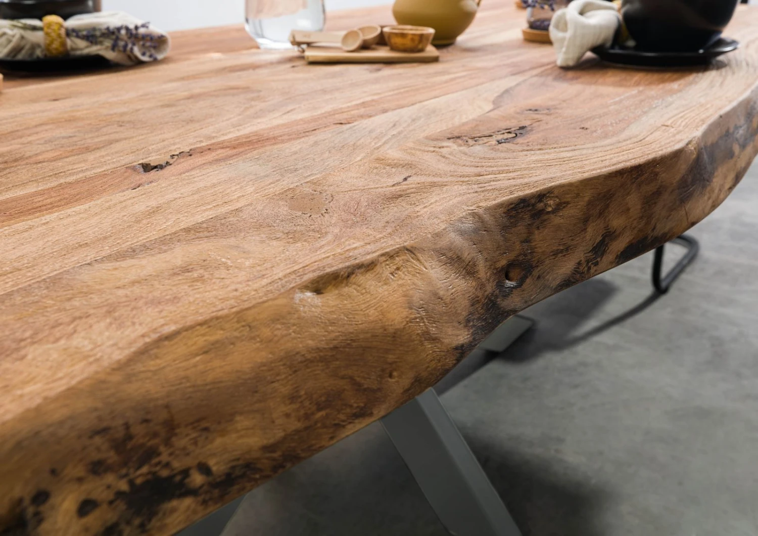 FREEFORM 5 Tavolo Da Pranzo In Legno Di Sheesham - Sabbiato Natur / Gambe Incrociate Argento Matt 180x90 7 FREEFORM 5 Tavolo Da Pranzo In Legno Di Sheesham - Sabbiato Natur / Gambe Incrociate Argento Matt 180x90 - immagine 5