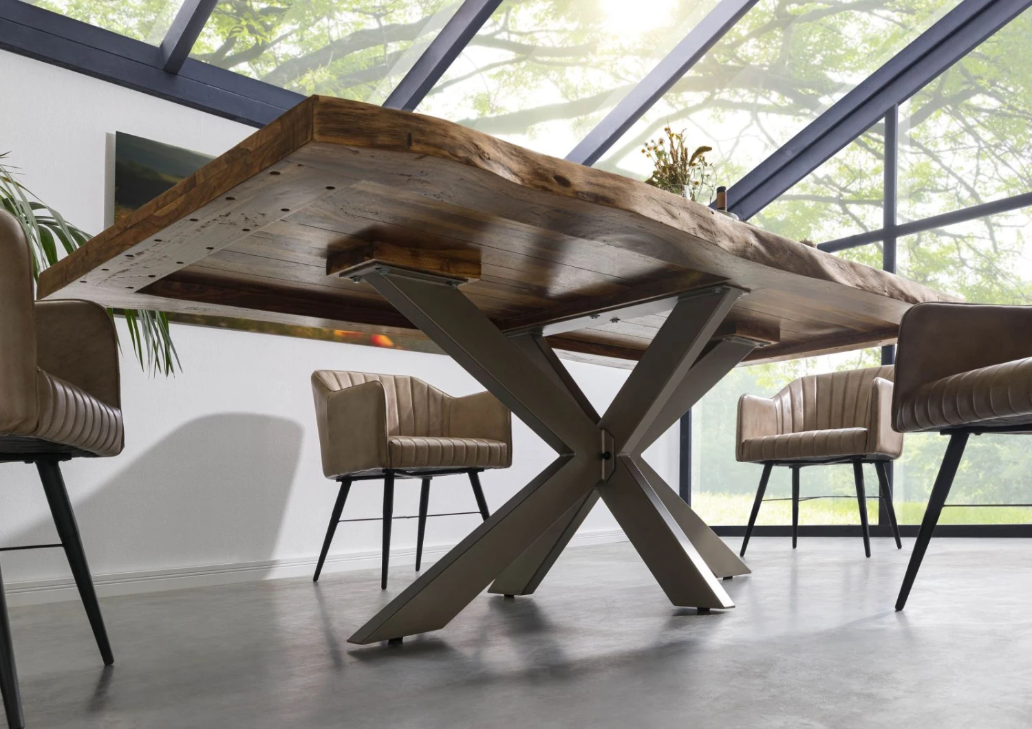 FREEFORM 5 Tavolo Da Pranzo In Legno Di Sheesham - Decapato / Naturale - Gambe Ad X Argento Matt 200x100 5 FREEFORM 5 Tavolo Da Pranzo In Legno Di Sheesham - Decapato / Naturale - Gambe Ad X Argento Matt 200x100 - immagine 3