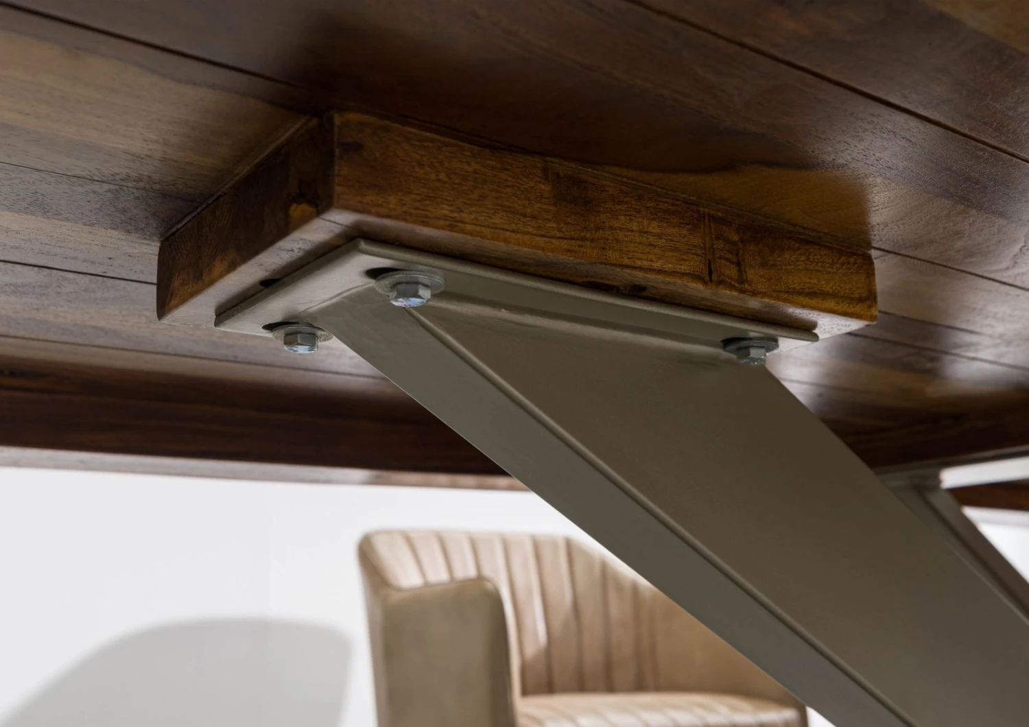 FREEFORM 5 Tavolo Da Pranzo In Legno Di Sheesham - Decapato / Naturale - Gambe Ad X Argento Matt 200x100 9 FREEFORM 5 Tavolo Da Pranzo In Legno Di Sheesham - Decapato / Naturale - Gambe Ad X Argento Matt 200x100 - immagine 7