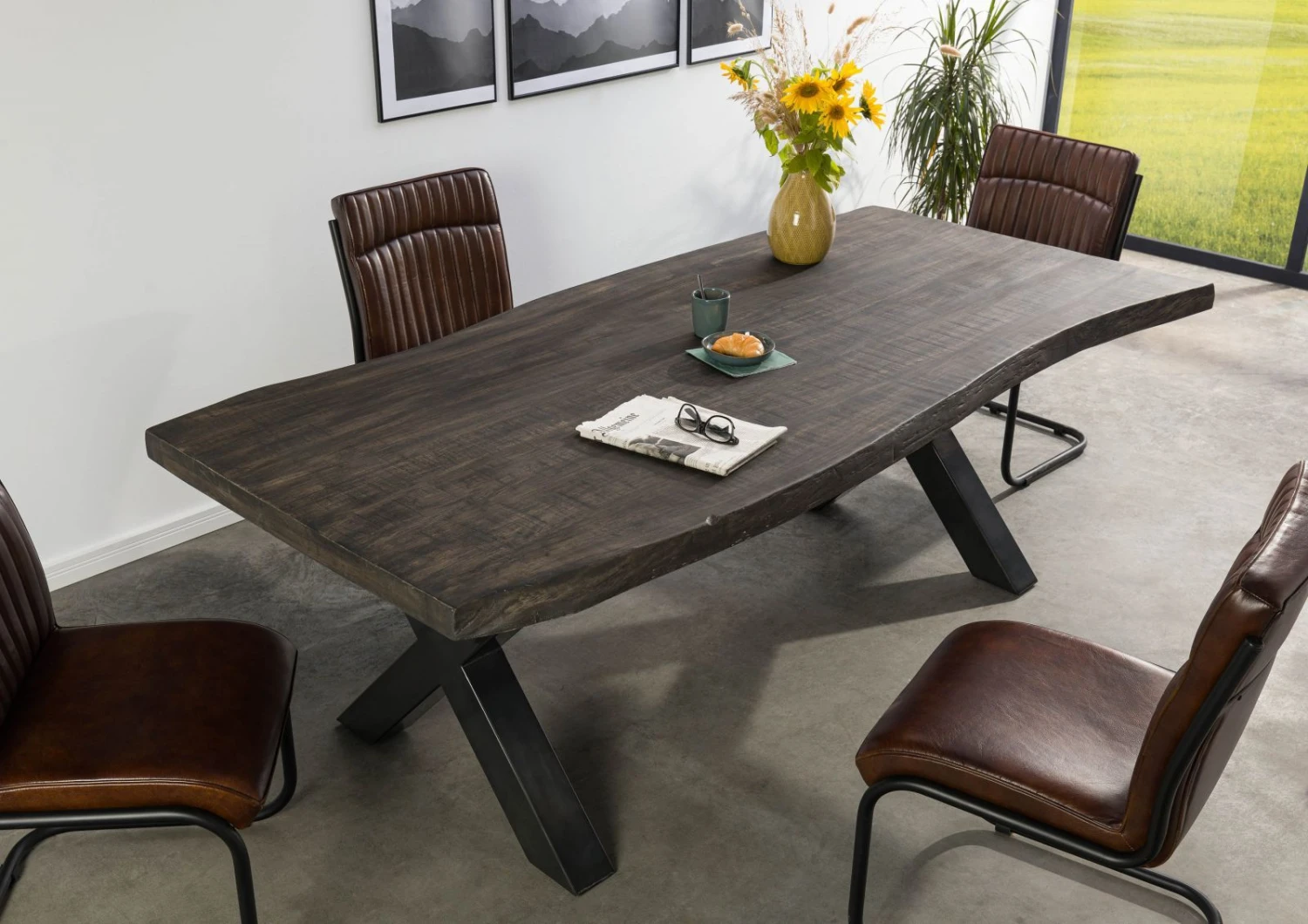 FREEFORM 5 Tavolo Da Pranzo In Legno Di Mango - Verniciato Grigio / Gambe In Ferro X Antracite Lucido 220x100 4 FREEFORM 5 Tavolo Da Pranzo In Legno Di Mango - Verniciato Grigio / Gambe In Ferro X Antracite Lucido 220x100 - immagine 2