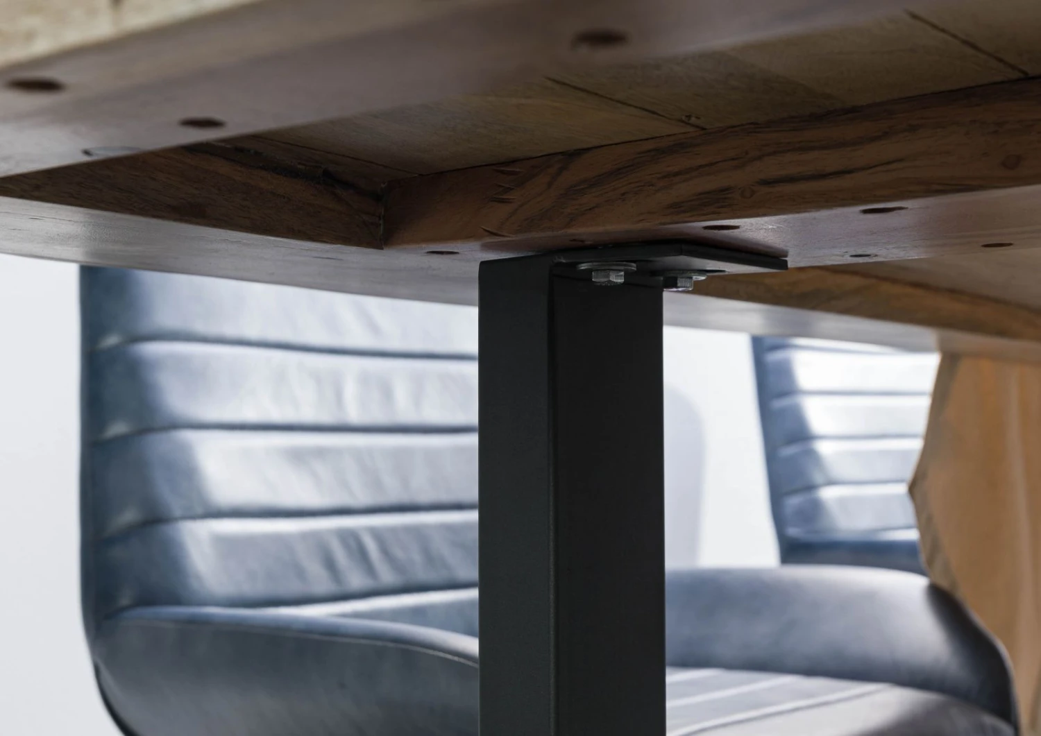 FREEFORM 5 Tavolo Da Pranzo In Legno Di Mango - Verniciato Beige / Gambe In Ferro U Antracite Matt 180x90 8 FREEFORM 5 Tavolo Da Pranzo In Legno Di Mango - Verniciato Beige / Gambe In Ferro U Antracite Matt 180x90 - immagine 6