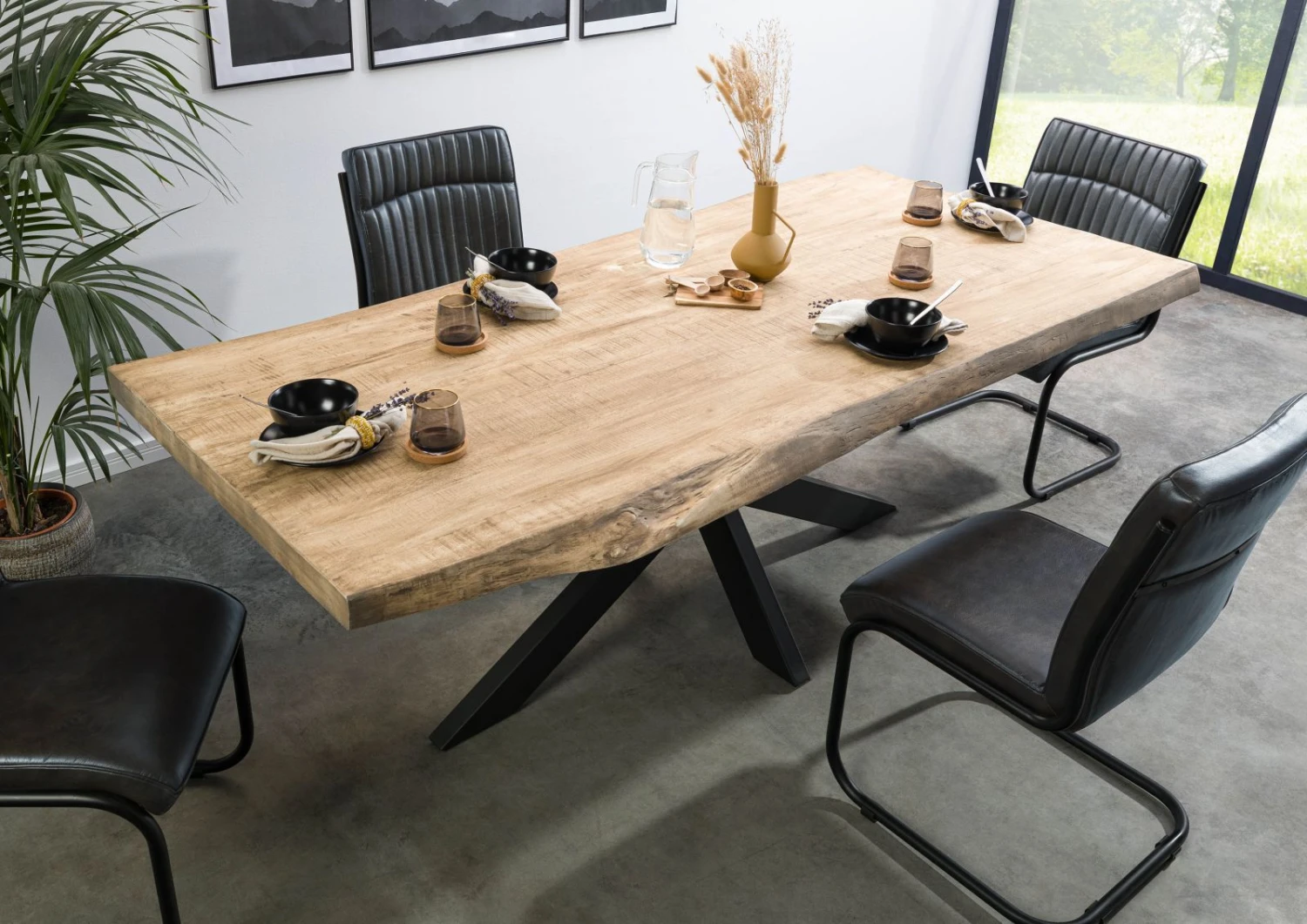 FREEFORM 5 Tavolo Da Pranzo In Legno Di Mango - Verniciato Beige / Gambe Incrociate Antracite Matt 200x100 4 FREEFORM 5 Tavolo Da Pranzo In Legno Di Mango - Verniciato Beige / Gambe Incrociate Antracite Matt 200x100 - immagine 2