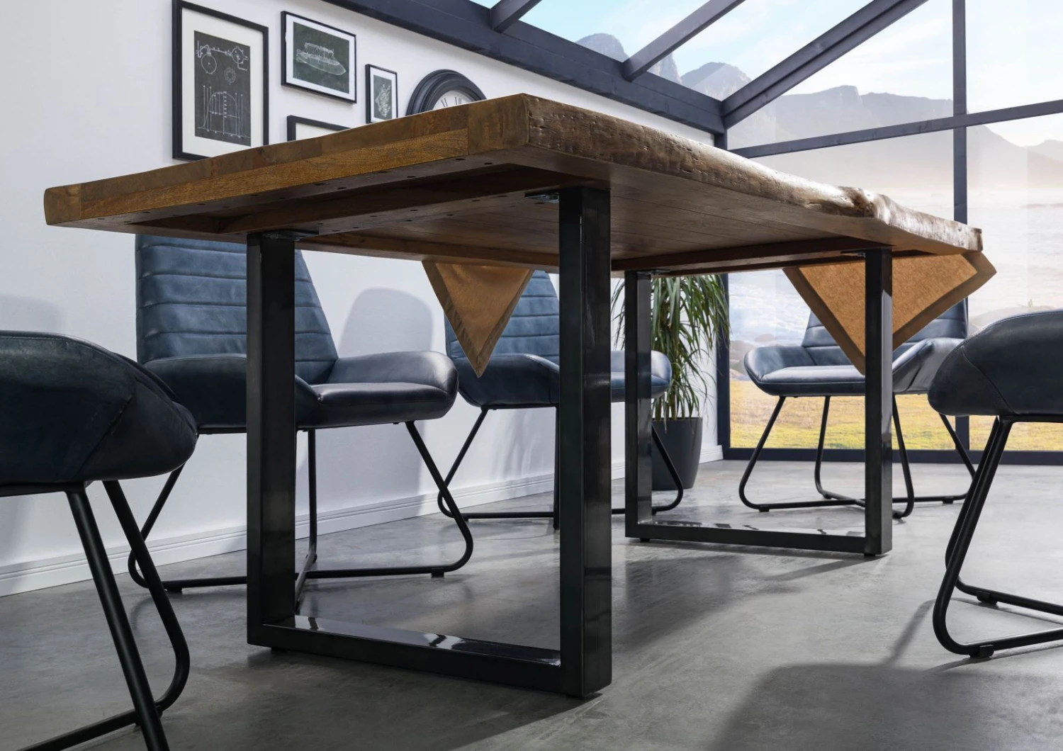 FREEFORM 5 Tavolo Da Pranzo In Legno Di Mango - Verniciato Natur / Gambe In Ferro U Antracite Lucido 240x100 5 FREEFORM 5 Tavolo Da Pranzo In Legno Di Mango - Verniciato Natur / Gambe In Ferro U Antracite Lucido 240x100 - immagine 3