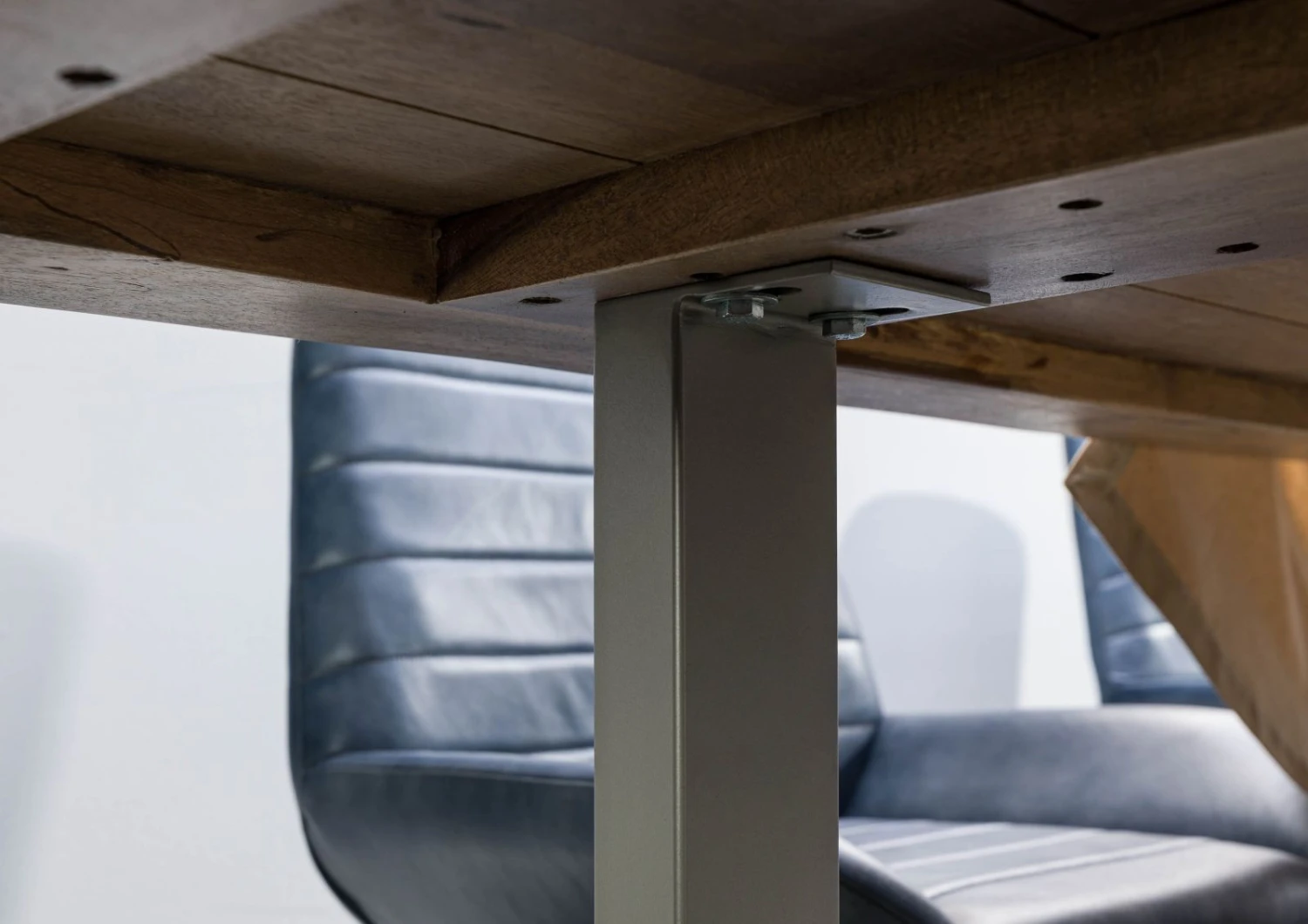 FREEFORM 5 Tavolo Da Pranzo In Legno Di Mango - Verniciato Natur / Gambe In Ferro U Argento Matt 200x100 9 FREEFORM 5 Tavolo Da Pranzo In Legno Di Mango - Verniciato Natur / Gambe In Ferro U Argento Matt 200x100 - immagine 7