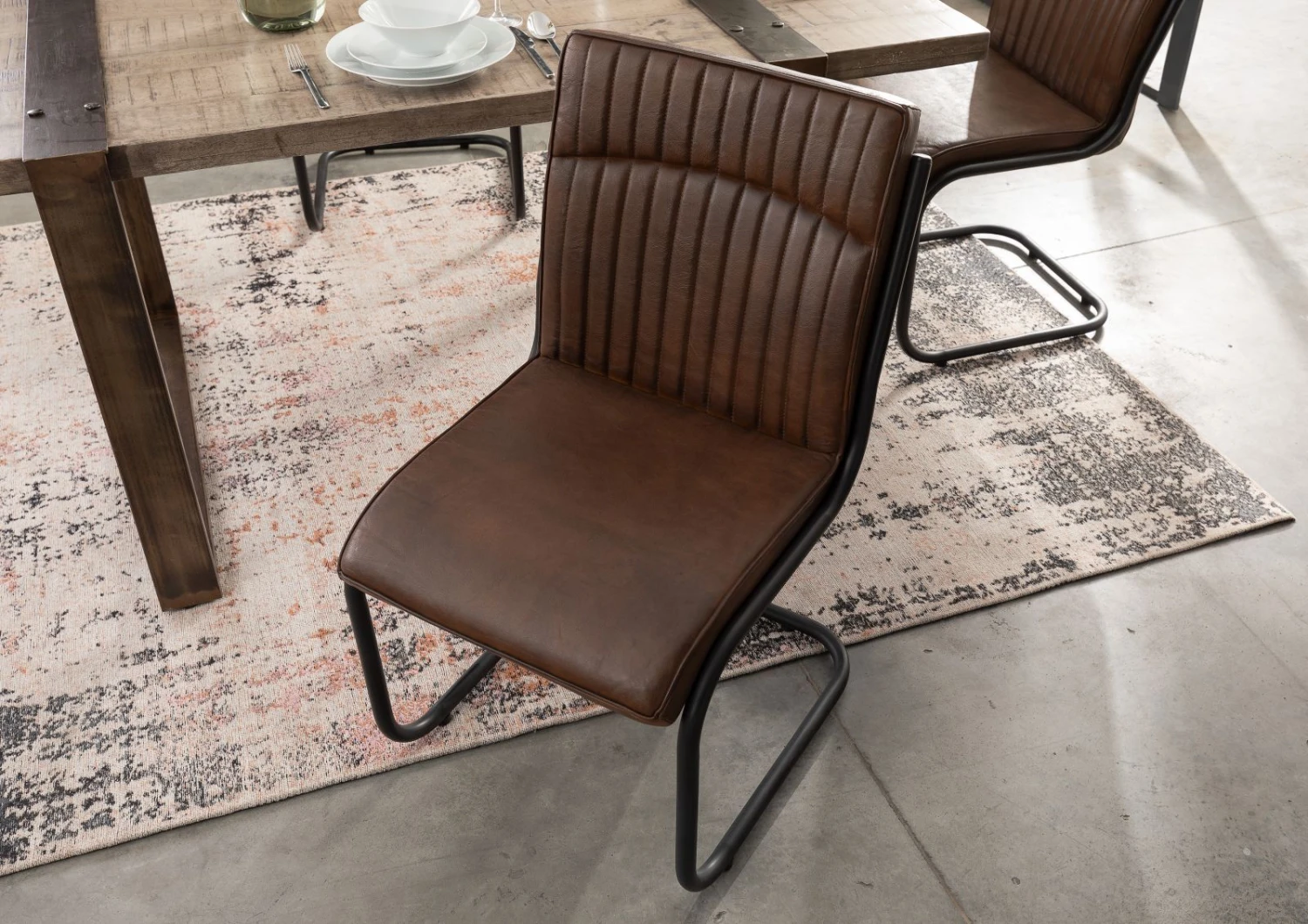 IRON LABEL #03 Sedia Cantilever In Vera Pelle - Marrone 52x62x89 4 IRON LABEL #03 Sedia Cantilever In Vera Pelle - Marrone 52x62x89 - immagine 2