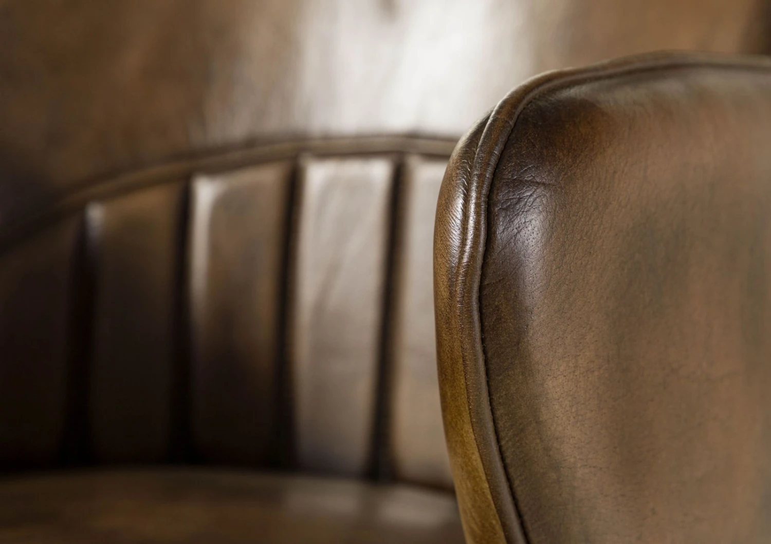 Sedia In Vera Pelle 55x62x84 Marrone Scuro IRON LABEL #30 4 Sedia In Vera Pelle 55x62x84 Marrone Scuro IRON LABEL #30 - immagine 2