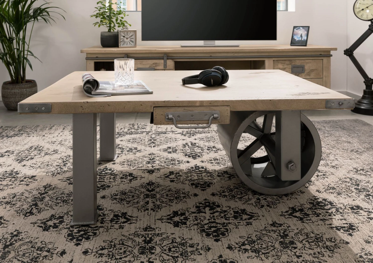 Tavolino Da Salotto In Legno Di Mango 110x80x43 Sbiancato Laccato RAILWAY #305 5 Tavolino Da Salotto In Legno Di Mango 110x80x43 Sbiancato Laccato RAILWAY #305 - immagine 3