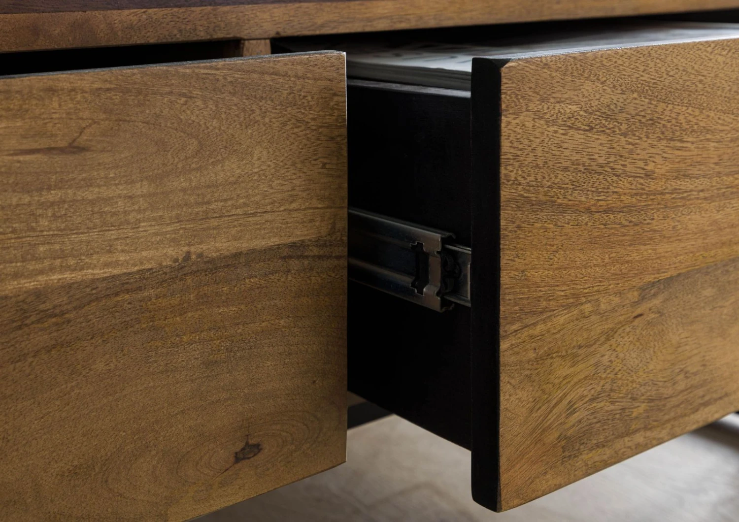 Tavolino Da Salotto In Legno Di Mango / Legno Riciclato 120x60x40 Laccato / Nero / Naturale DAVIS #50 7 Tavolino Da Salotto In Legno Di Mango / Legno Riciclato 120x60x40 Laccato / Nero / Naturale DAVIS #50 - immagine 5