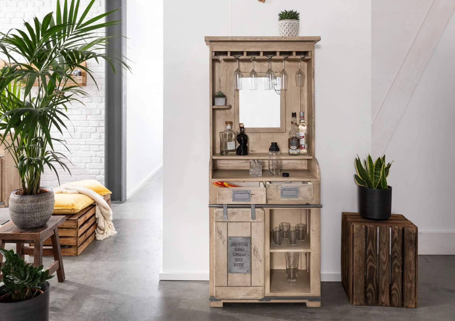 RAILWAY #341 Mobile Bar In Legno Di Mango - Laccato / Whitewash 75x35x170 6 RAILWAY #341 Mobile Bar In Legno Di Mango - Laccato / Whitewash 75x35x170 - immagine 4