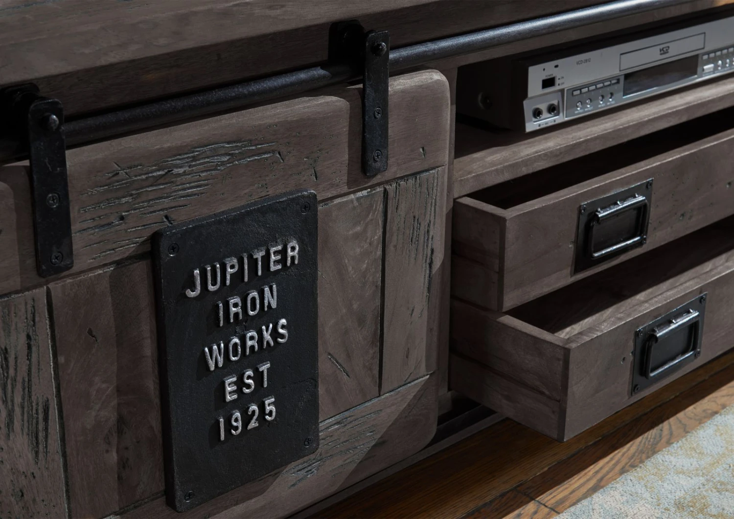 Mobile TV In Legno Di Mango 180x55x50 Grigio Scuro Laccato RAILWAY #246 7 Mobile TV In Legno Di Mango 180x55x50 Grigio Scuro Laccato RAILWAY #246 - immagine 5