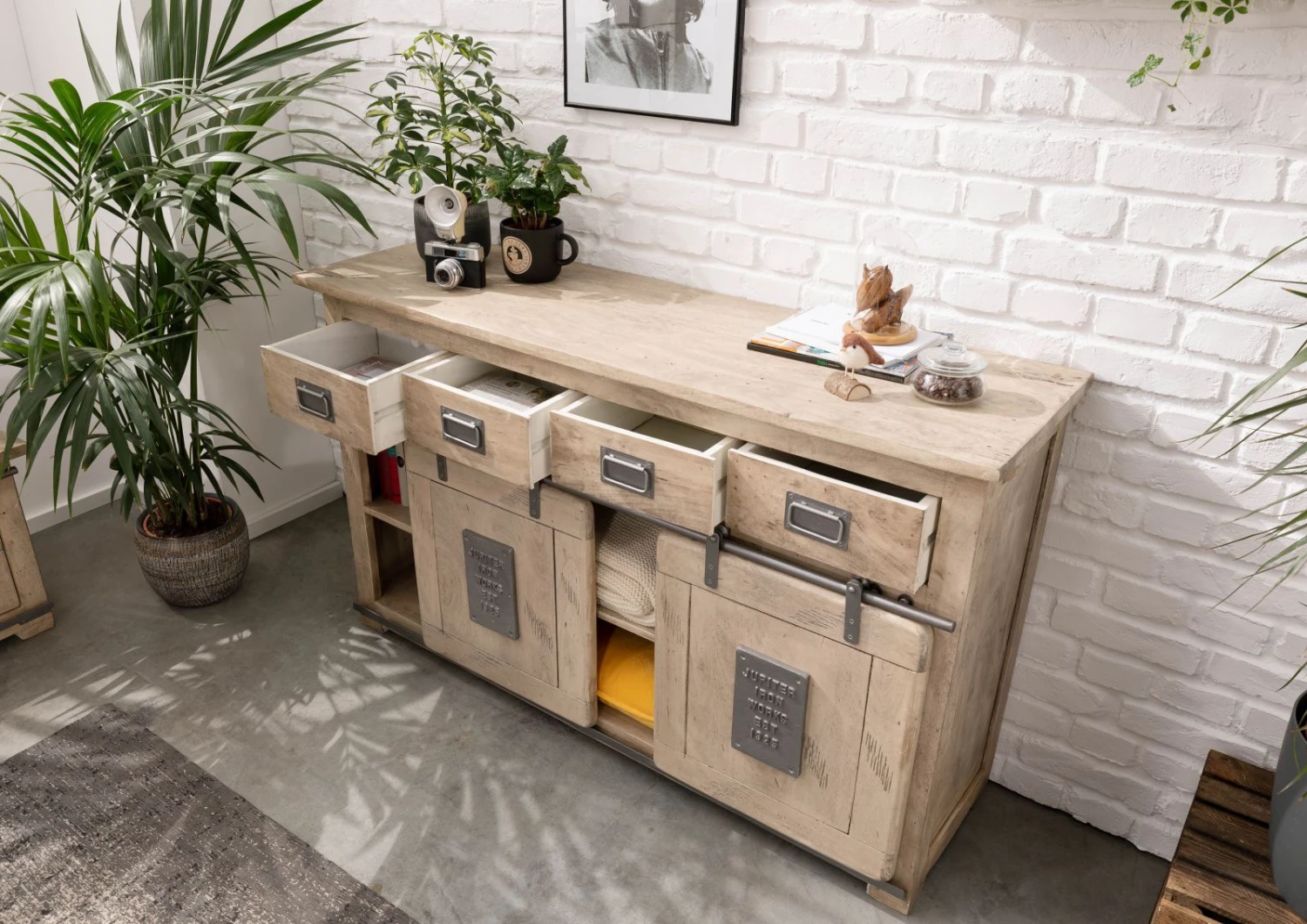 Credenza In Legno Di Mango 150x45x90 Sbiancato Laccato RAILWAY #320 6 Credenza In Legno Di Mango 150x45x90 Sbiancato Laccato RAILWAY #320 - immagine 4