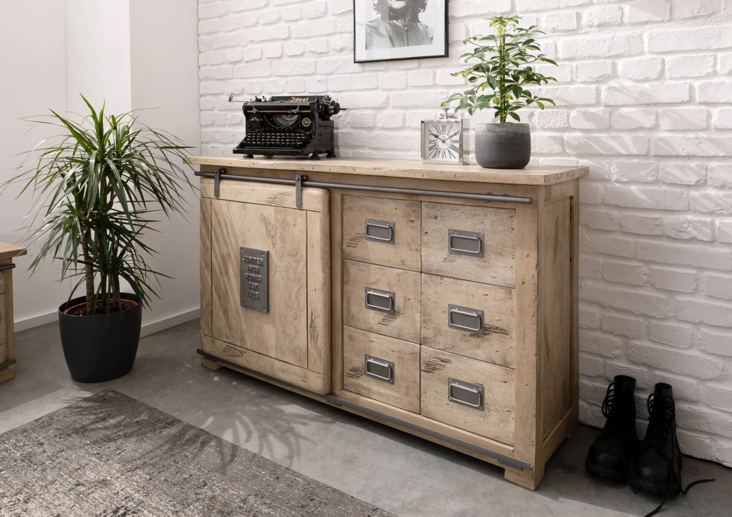 Credenza In Legno Di Mango 140x45x85 Sbiancato Laccato RAILWAY #321 3 Credenza In Legno Di Mango 140x45x85 Sbiancato Laccato RAILWAY #321