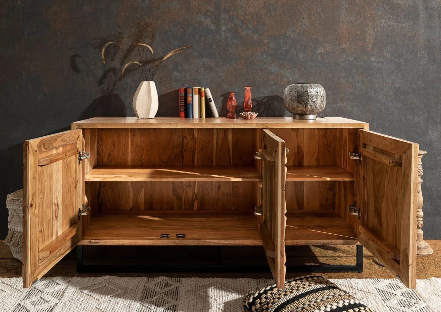 STILMÖBEL #105 Credenza In Legno Di Mango - Laccato / Marrone Chiaro 157x46x81 6 STILMÖBEL #105 Credenza In Legno Di Mango - Laccato / Marrone Chiaro 157x46x81 - immagine 4