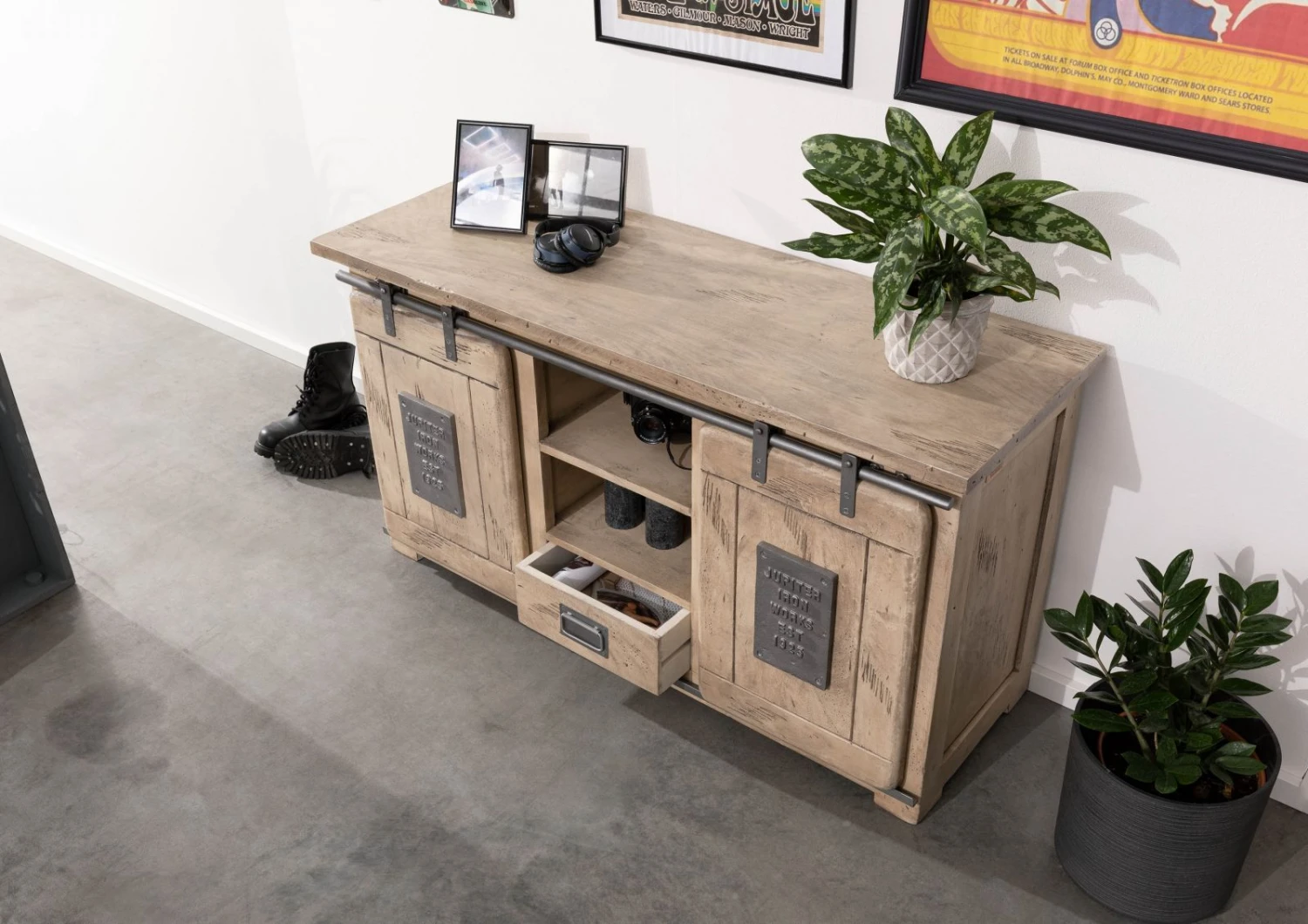 Credenza In Legno Di Mango 128x45x70 Sbiancato Laccato RAILWAY #302 4 Credenza In Legno Di Mango 128x45x70 Sbiancato Laccato RAILWAY #302 - immagine 2