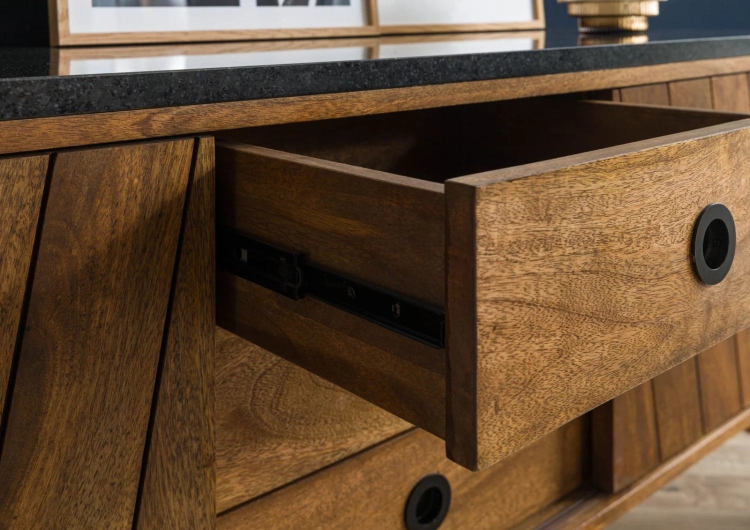 Credenza In Legno Di Mango 140x45x65 Marrone Oliato / Granito Scuro LOS ANGELES #108 8 Credenza In Legno Di Mango 140x45x65 Marrone Oliato / Granito Scuro LOS ANGELES #108 - immagine 6