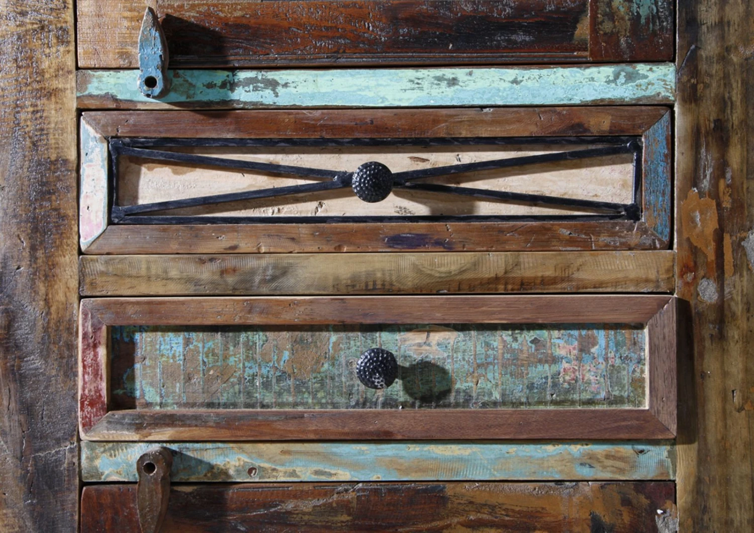 Vetrina In Legno Di Legno Riciclato 60x35x190 Multicolore Laccato NATURE OF SPIRIT #24 4 Vetrina In Legno Di Legno Riciclato 60x35x190 Multicolore Laccato NATURE OF SPIRIT #24 - immagine 2