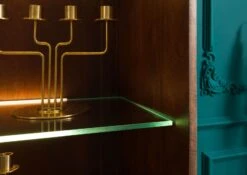 Vetrina In Legno Di Mango 63x40x200 Oliato Marrone DIAMOND #216 16 Vetrina In Legno Di Mango 63x40x200 Oliato Marrone DIAMOND #216 -Massivmoebel24 09 320 760 1016 05