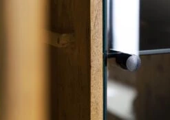 Vetrina In Legno Di Mango / Legno Riciclato 110x47x182 Laccato / Nero / Naturale DAVIS #31 16 Vetrina In Legno Di Mango / Legno Riciclato 110x47x182 Laccato / Nero / Naturale DAVIS #31 -Massivmoebel24 09 320 888 0031 05