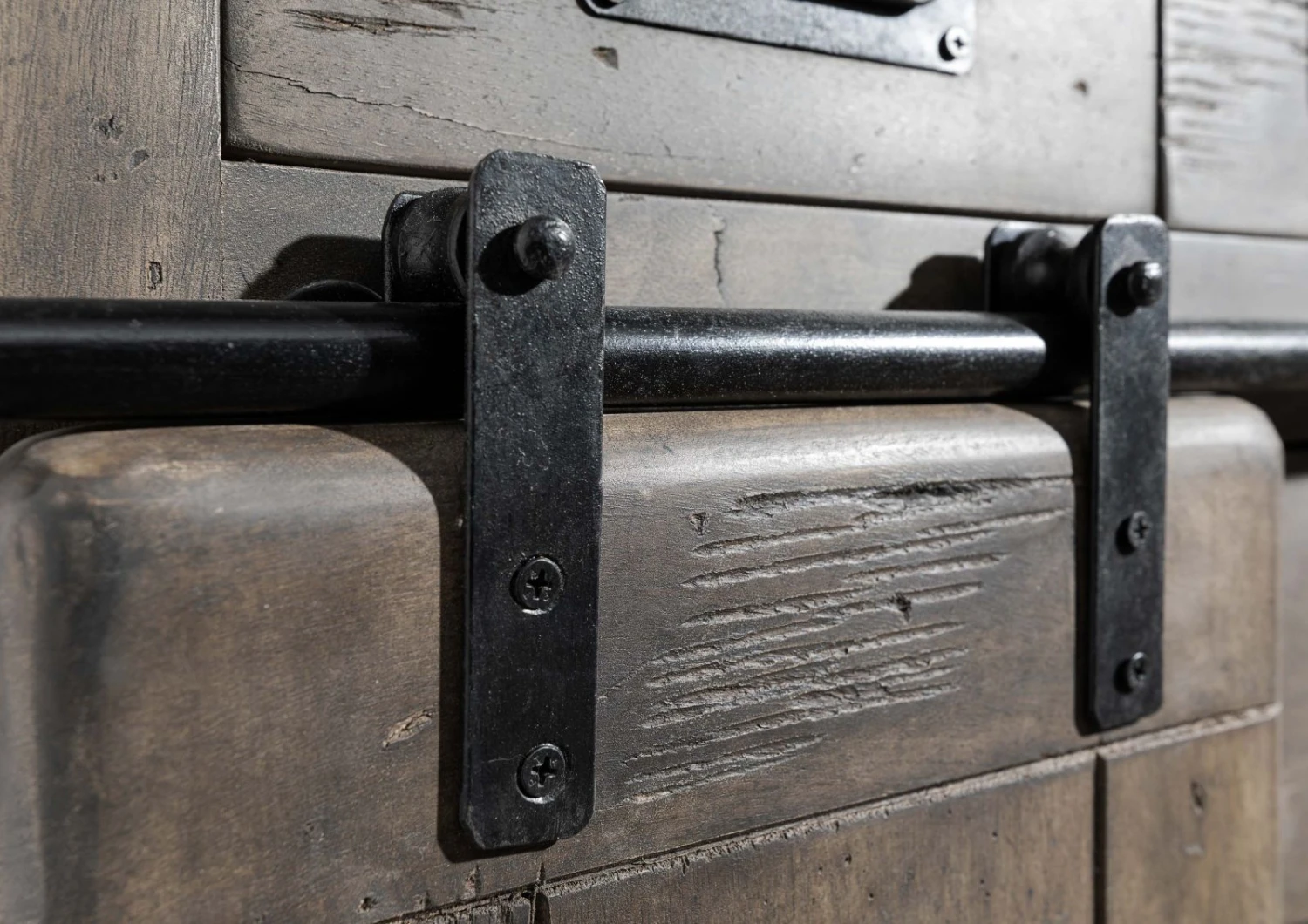 RAILWAY #211 Comò In Legno Di Mango - Laccato / Grigio 70x45x85 7 RAILWAY #211 Comò In Legno Di Mango - Laccato / Grigio 70x45x85 - immagine 5