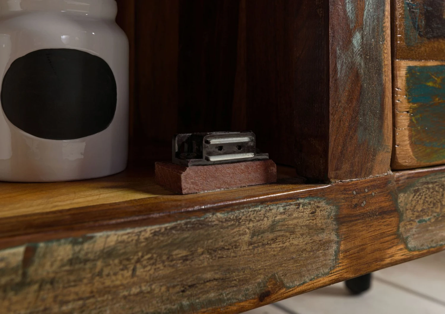 SIXTIES #114 Madia In Legno Riciclato - Laccato / Multicolore 90x40x86 8 SIXTIES #114 Madia In Legno Riciclato - Laccato / Multicolore 90x40x86 - immagine 6