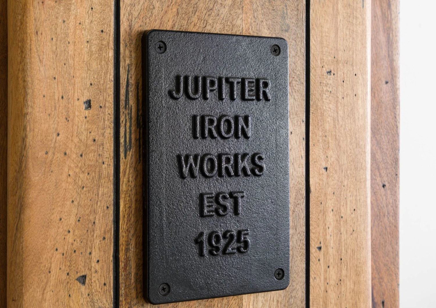 RAILWAY #179 Armadietto In Legno Di Mango - Laccato / Natur 50x35x195 9 RAILWAY #179 Armadietto In Legno Di Mango - Laccato / Natur 50x35x195 - immagine 7