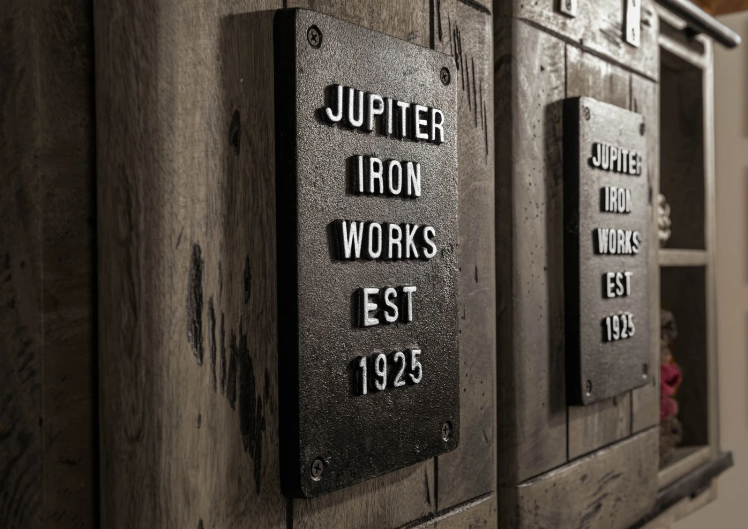 RAILWAY #260 Mensola In Legno Di Mango - Laccato / Grigio 90x30x75 8 RAILWAY #260 Mensola In Legno Di Mango - Laccato / Grigio 90x30x75 - immagine 6