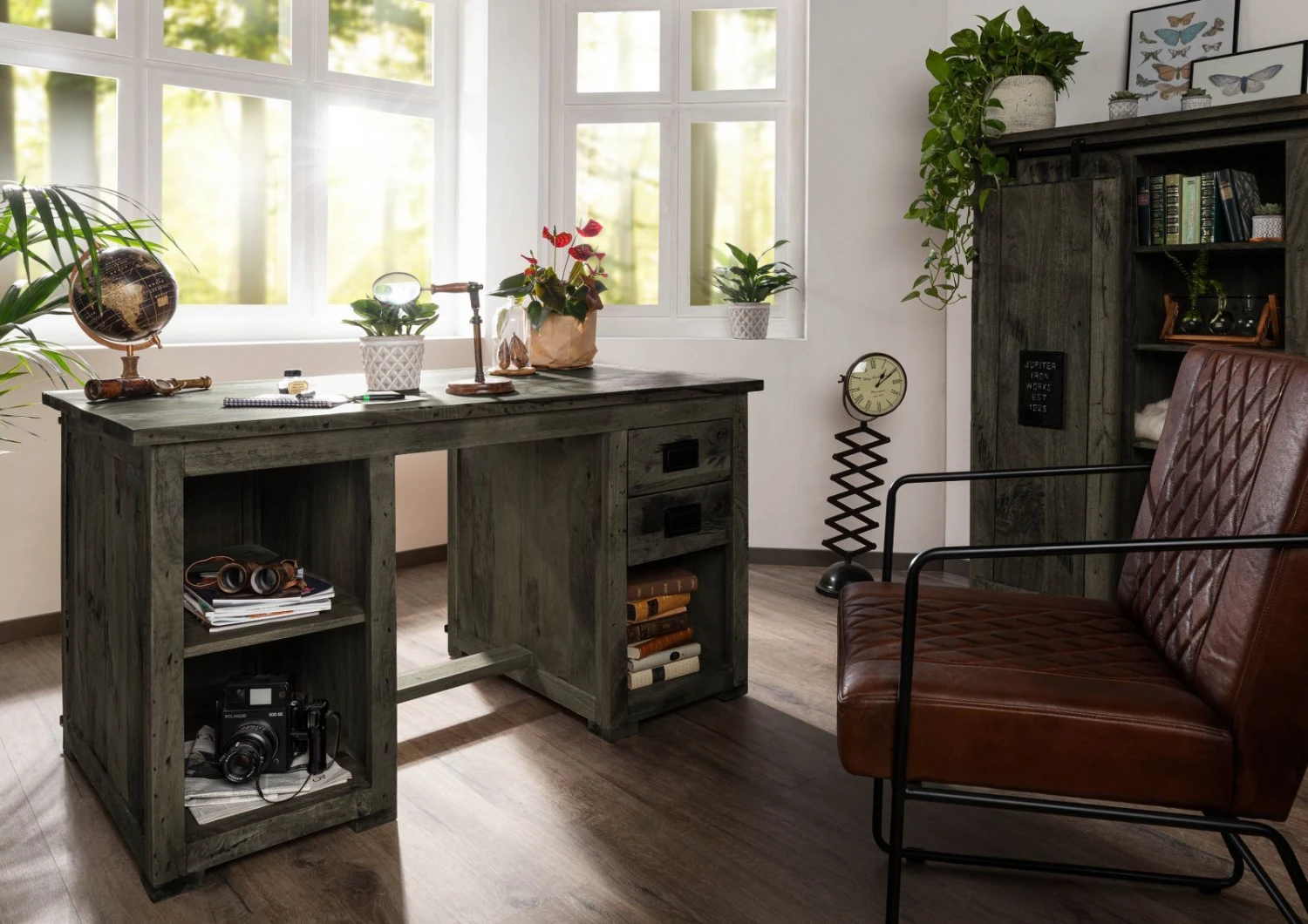 Scrivania In Legno Di Mango 140x80x76 Grigio Scuro Laccato RAILWAY 3 Scrivania In Legno Di Mango 140x80x76 Grigio Scuro Laccato RAILWAY