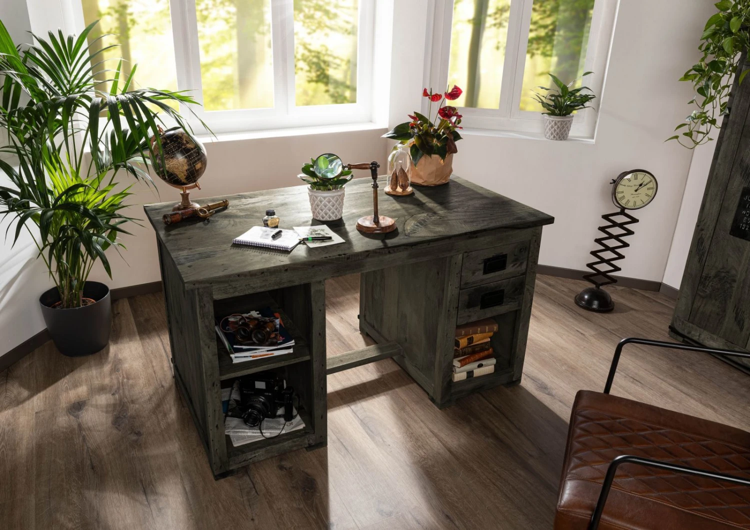 Scrivania In Legno Di Mango 140x80x76 Grigio Scuro Laccato RAILWAY 4 Scrivania In Legno Di Mango 140x80x76 Grigio Scuro Laccato RAILWAY - immagine 2