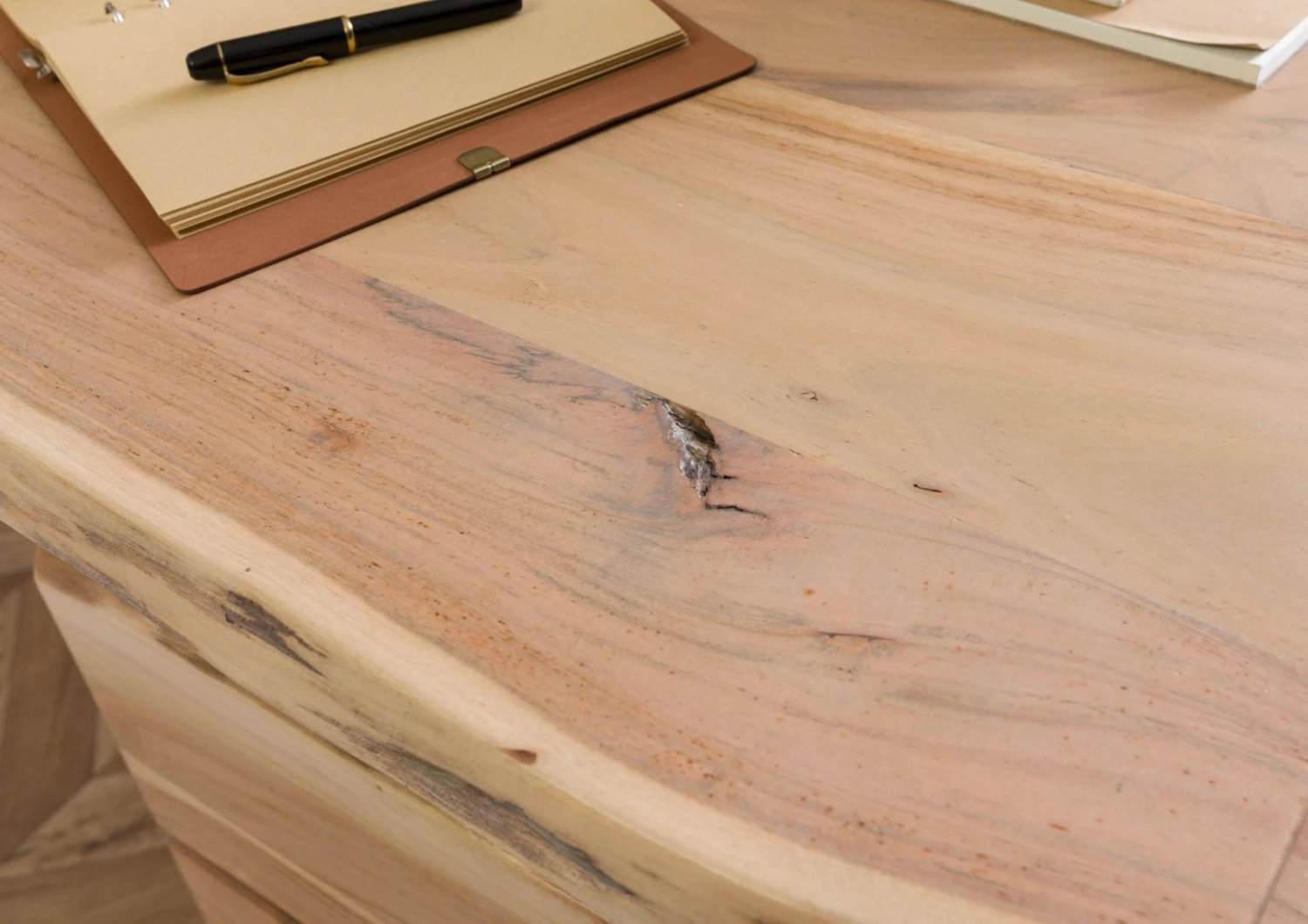 PURE ACACIA #151 Scrivania In Legno Di Acacia - Laccato / Naturale 190x70x76 7 PURE ACACIA #151 Scrivania In Legno Di Acacia - Laccato / Naturale 190x70x76 - immagine 5