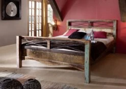 NATURE OF SPIRIT #45 Letto Matrimoniale In Legno Riciclato  Laccato / Multicolore 140x200