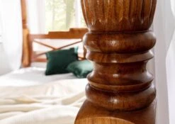 Letto A Baldacchino In Legno Di Acacia 207x221 Miele Dorato Laccato OXFORD #0247 -Massivmoebel24 09 640 610 6319 4