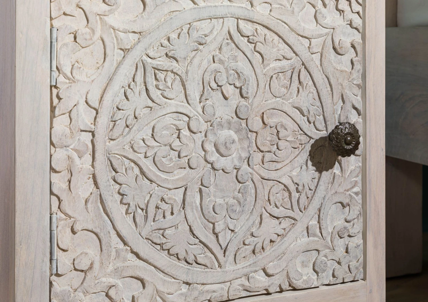 Comodino In Legno Di Mango 45x40x60 Bianco Oliato KASHMIR #105 9 Comodino In Legno Di Mango 45x40x60 Bianco Oliato KASHMIR #105 - immagine 7