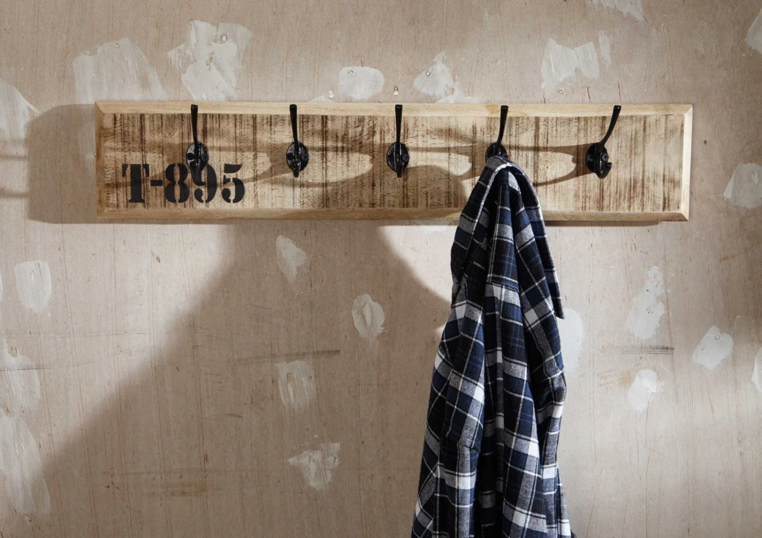 FACTORY #152 Appendiabiti In Legno Di Mango E Ferro - Stampato 66x8x13 5 FACTORY #152 Appendiabiti In Legno Di Mango E Ferro - Stampato 66x8x13 - immagine 3