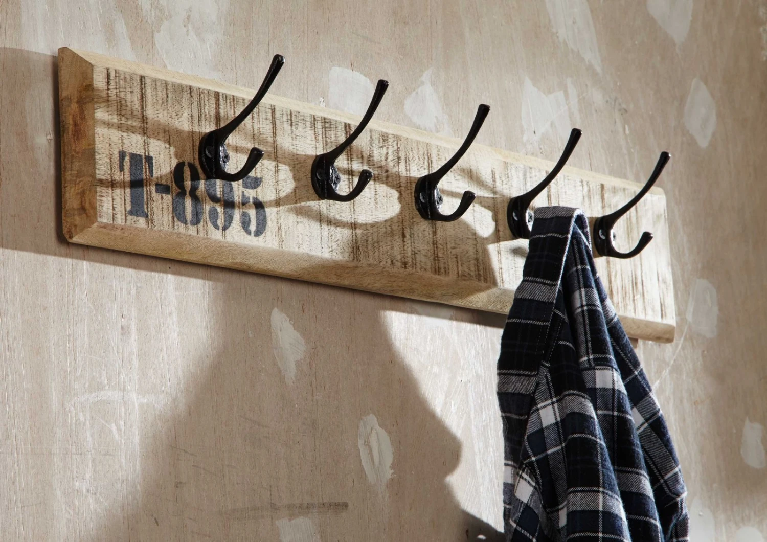 FACTORY #152 Appendiabiti In Legno Di Mango E Ferro - Stampato 66x8x13 6 FACTORY #152 Appendiabiti In Legno Di Mango E Ferro - Stampato 66x8x13 - immagine 4