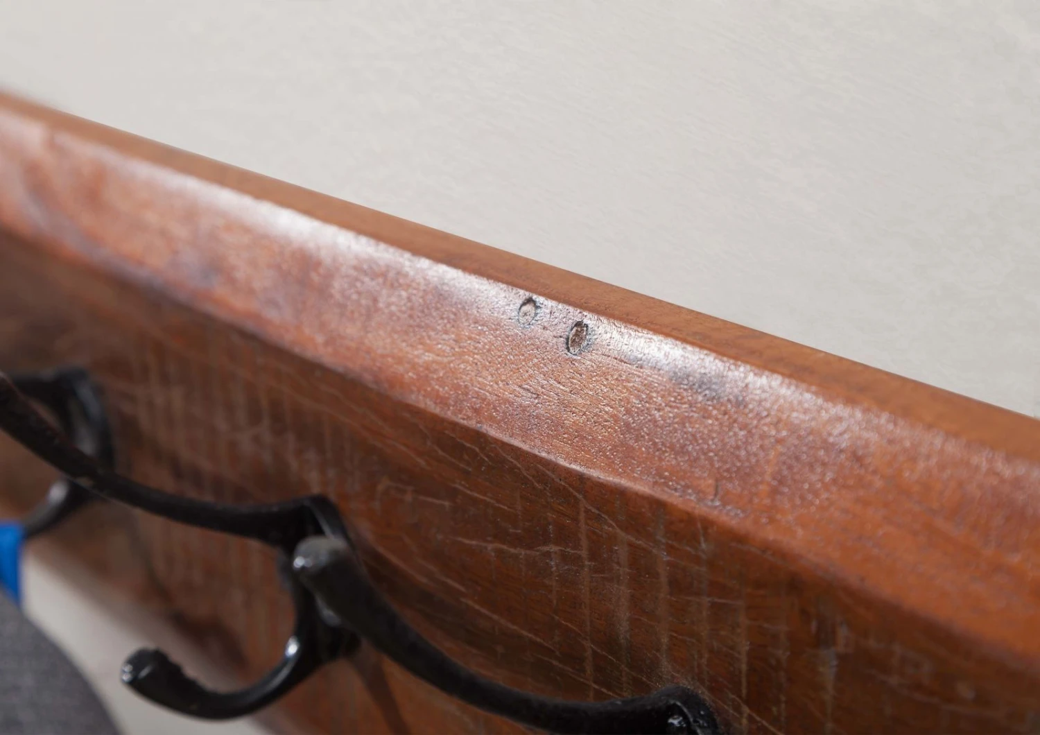 NATURE OF SPIRIT #82 Appendiabiti Da Parete In Legno Riciclato Laccato / Multicolore 66x8x13 4 NATURE OF SPIRIT #82 Appendiabiti Da Parete In Legno Riciclato Laccato / Multicolore 66x8x13 - immagine 2