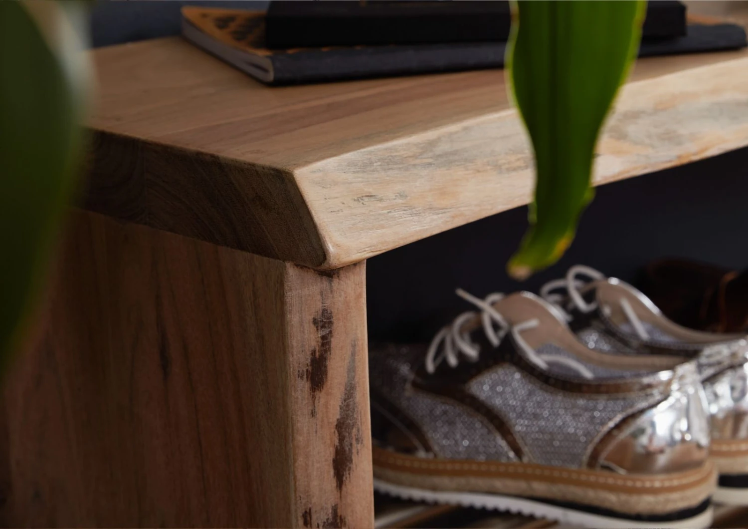 PURE ACACIA #716 Scarpiera In Legno Di Acacia - Laccato / Natur 81x30x40 6 PURE ACACIA #716 Scarpiera In Legno Di Acacia - Laccato / Natur 81x30x40 - immagine 4