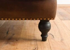 CHESTERFIELD #106 Divano 2 Posti - Vera Pelle / Marrone 140x84x94 14 CHESTERFIELD #106 Divano 2 Posti - Vera Pelle / Marrone 140x84x94 -Massivmoebel24 09 920 890 1006 4