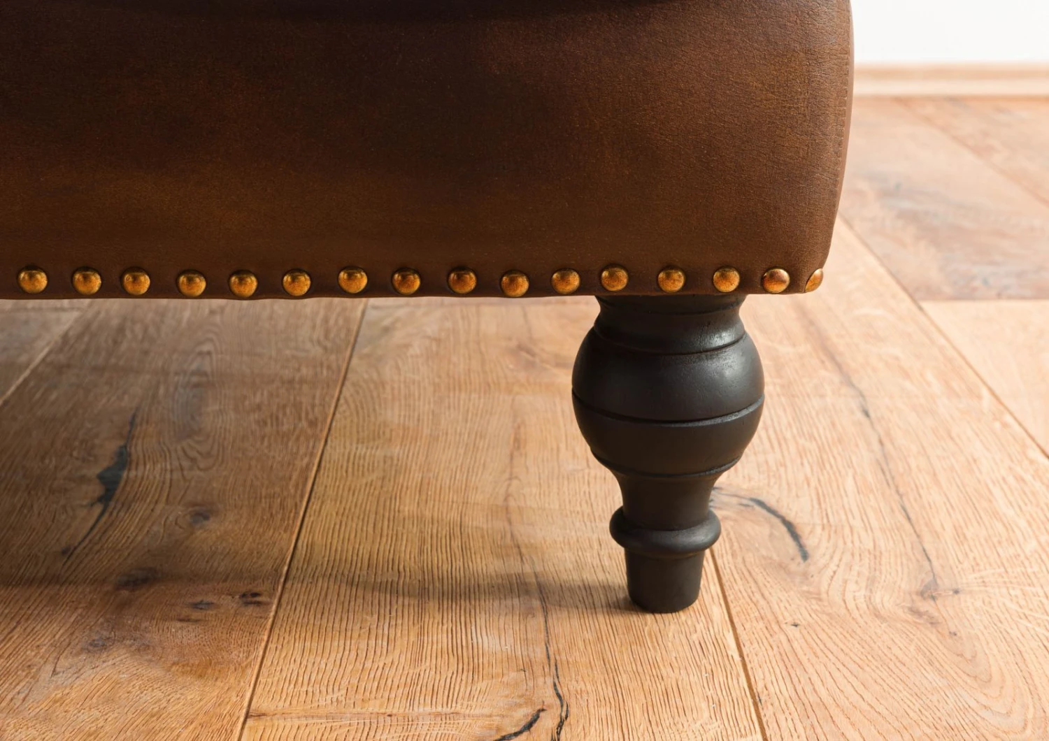 CHESTERFIELD #106 Divano 2 Posti - Vera Pelle / Marrone 140x84x94 6 CHESTERFIELD #106 Divano 2 Posti - Vera Pelle / Marrone 140x84x94 - immagine 4