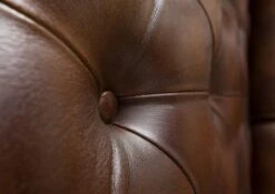 CHESTERFIELD #106 Divano 2 Posti - Vera Pelle / Marrone 140x84x94 16 CHESTERFIELD #106 Divano 2 Posti - Vera Pelle / Marrone 140x84x94 -Massivmoebel24 09 920 890 1006 6
