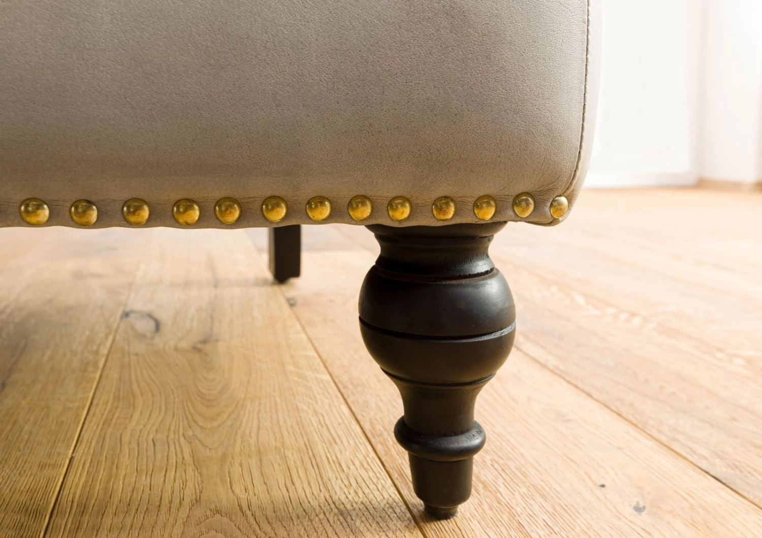 CHESTERFIELD #205 Poltrona - Vera Pelle / Grigio 84x84x94 8 CHESTERFIELD #205 Poltrona - Vera Pelle / Grigio 84x84x94 - immagine 6