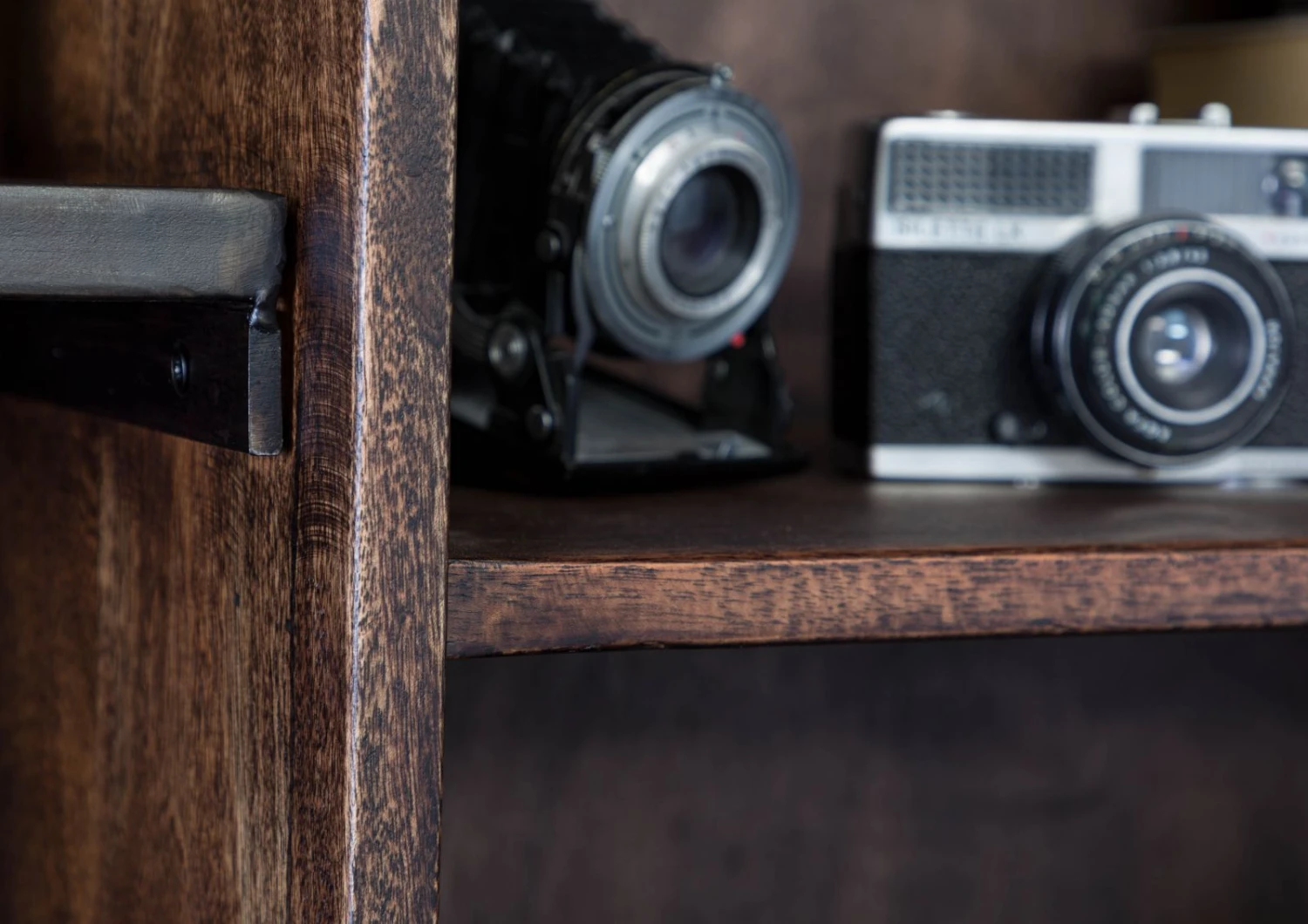 CITY #03 Vetrina In Legno Di Acacia/ Legno Riciclato - Laccato /marrone 90x40x183 6 CITY #03 Vetrina In Legno Di Acacia/ Legno Riciclato - Laccato /marrone 90x40x183 - immagine 4