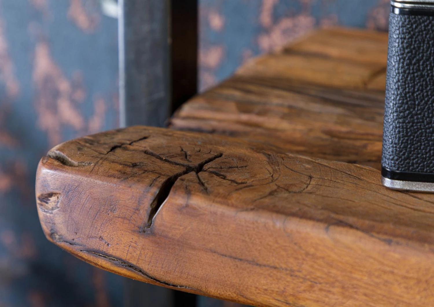 CITY #08 Mensola In Legno Riciclato/ Ferro - Laccato / Marrone 65x25x35 6 CITY #08 Mensola In Legno Riciclato/ Ferro - Laccato / Marrone 65x25x35 - immagine 4