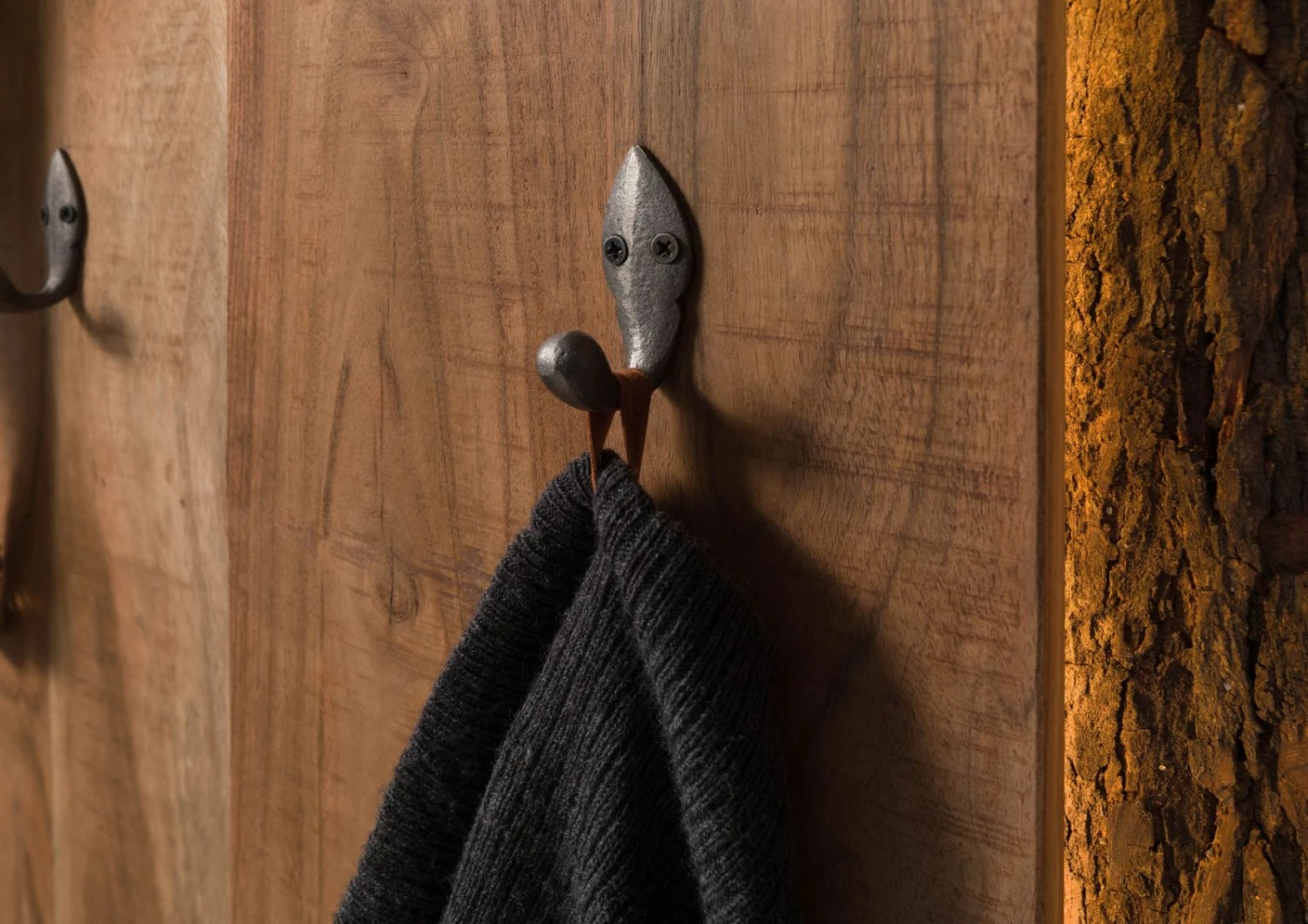 Guardaroba In Legno Di Acacia 56x27x150 Laccato Naturale BARK #120 7 Guardaroba In Legno Di Acacia 56x27x150 Laccato Naturale BARK #120 - immagine 5