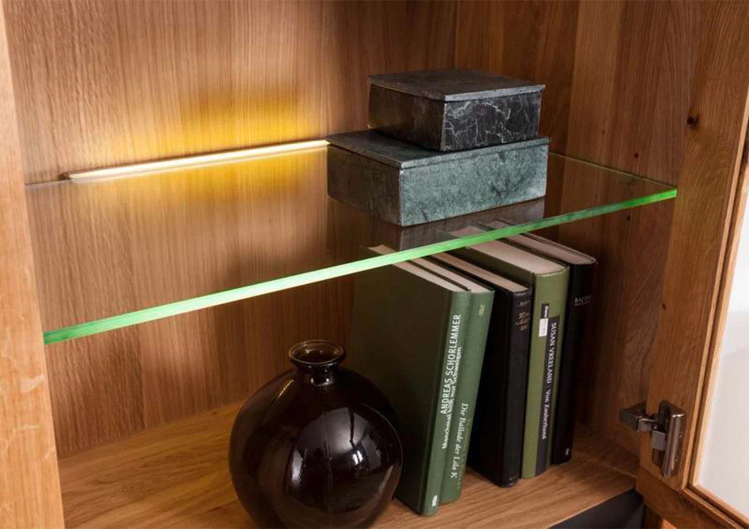 Vetrina In Legno Di Quercia Selvatica 65x40x148 Quercia Naturale Oliato VILLANDERS #103 7 Vetrina In Legno Di Quercia Selvatica 65x40x148 Quercia Naturale Oliato VILLANDERS #103 - immagine 5