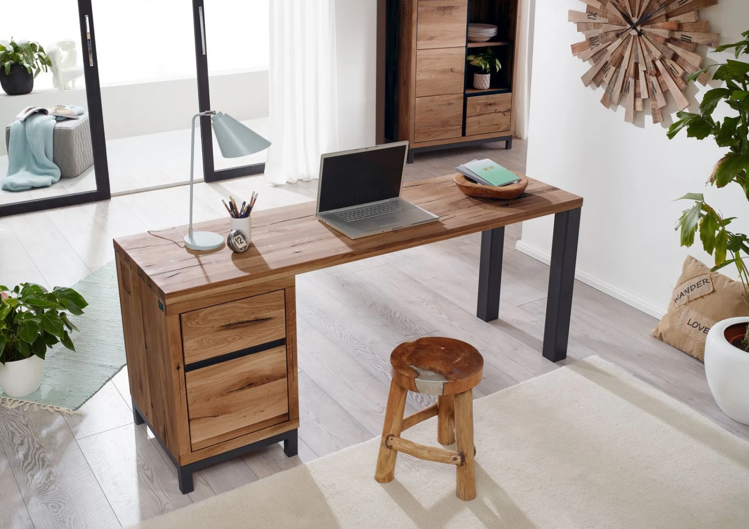 Scrivania In Legno Di Quercia Selvatica 150x55x76 Tabacco Marrone Oliato VILLANDERS #343 4 Scrivania In Legno Di Quercia Selvatica 150x55x76 Tabacco Marrone Oliato VILLANDERS #343 - immagine 2